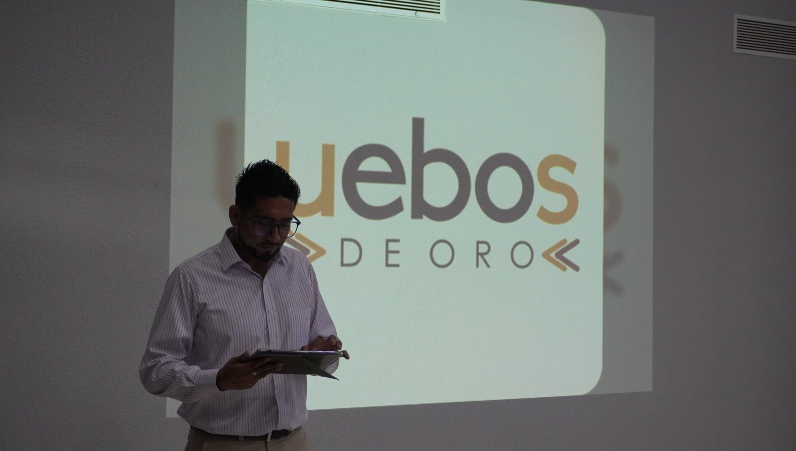 Jonathan Hdez. Director de Uebos Corporativo