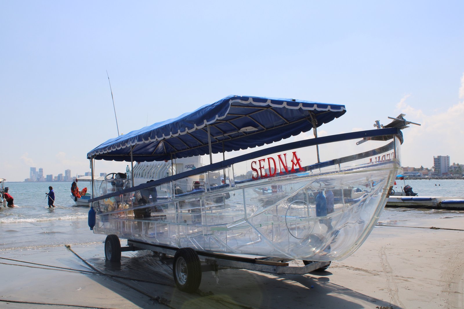 SEDNA - La primera embarcación de acrilico en Veracruz desarrollada por ASDIC.